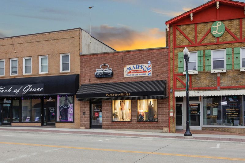 34 Main St N, Hutchinson, MN 55350