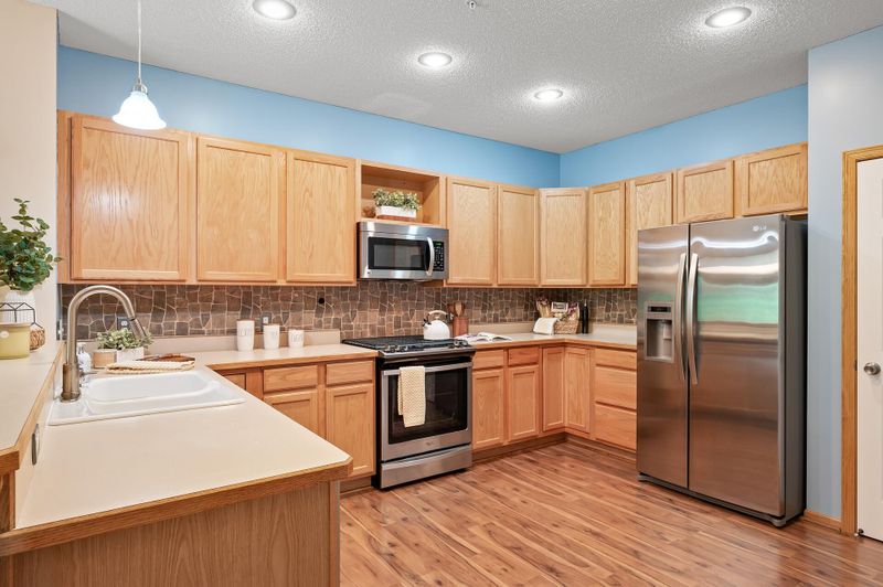 4681 Bloomberg Ln, Inver Grove Heights, MN 55076