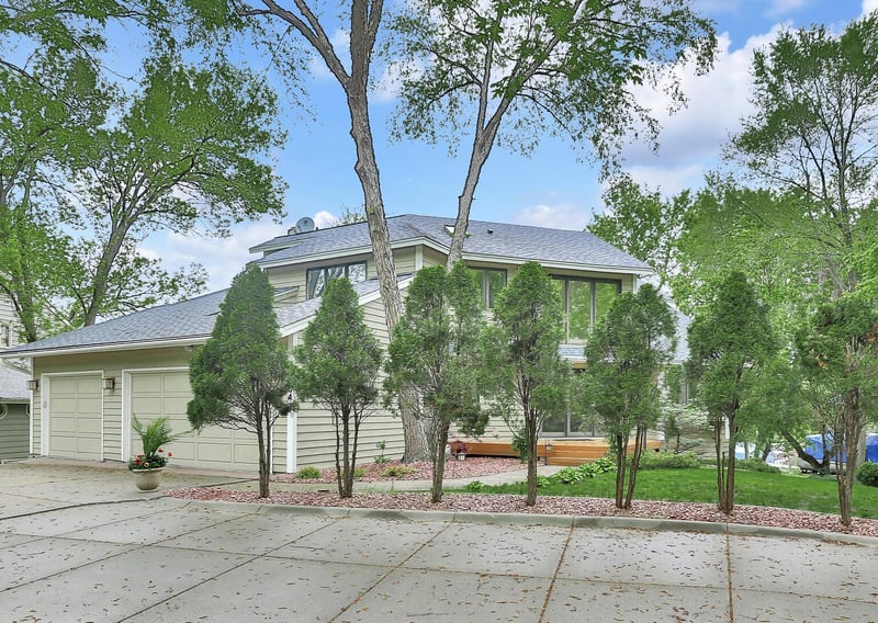 1404 Bluebill Bay Rd, Burnsville, MN 55306