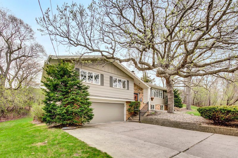 16151 Highwood Dr, Minnetonka, MN 55345