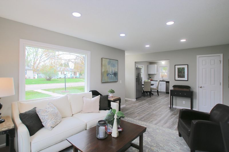 4707 Yates Ave N, Crystal, MN 55429