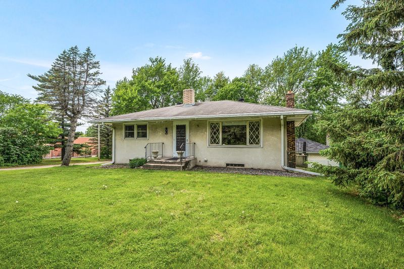 1305 Dodd Rd, Mendota Heights, MN 55118