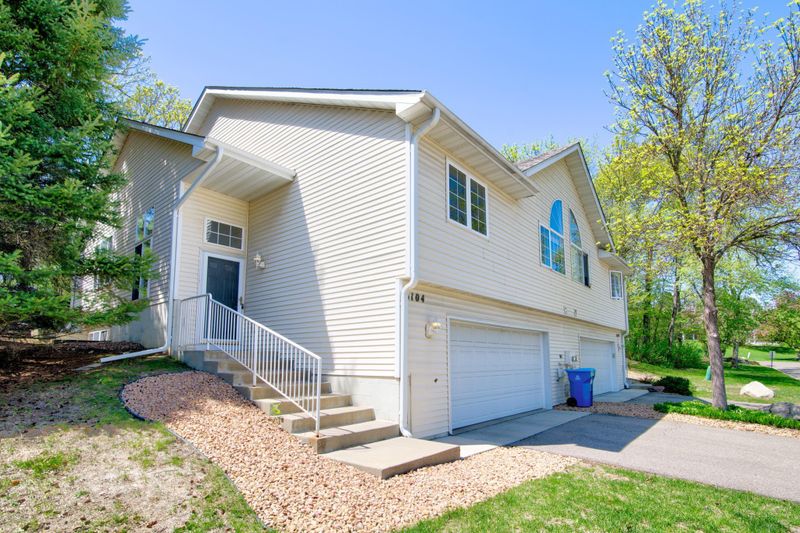6104 Creek Line Dr, Minnetonka, MN 55345