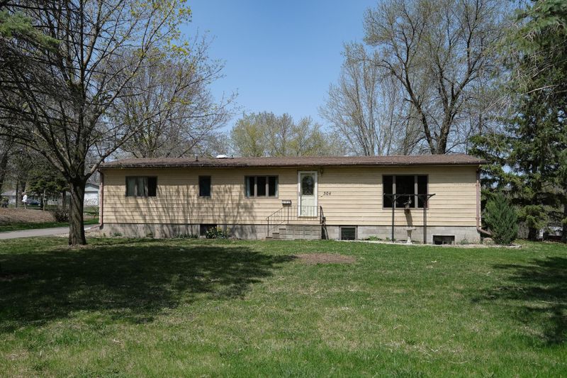 304 Maple St, Cleveland, MN 56017