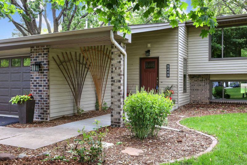 2409 Terrace Dr, Burnsville, MN 55337