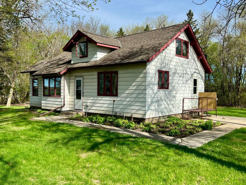 88504 200th St, Sacred Heart, MN 56285