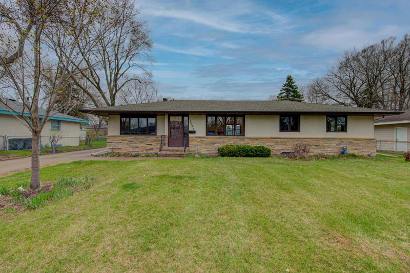 5957 6th St Ne NE, Fridley, MN 55432