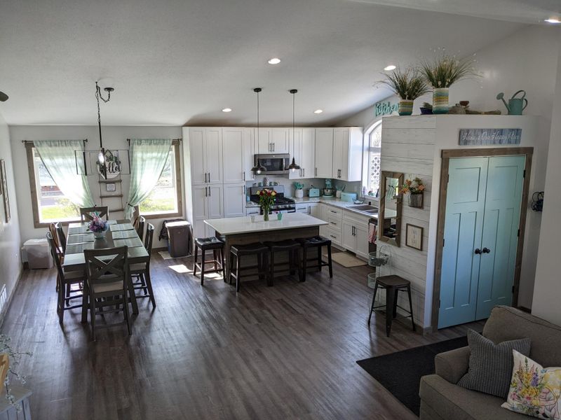 891 Berwood Ave, Vadnais Heights, MN 55127