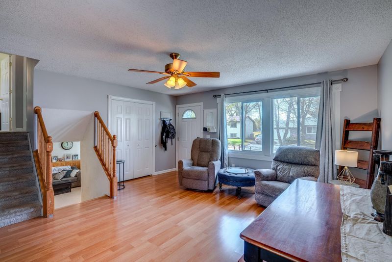 9960 99th Ave N, Maple Grove, MN 55369