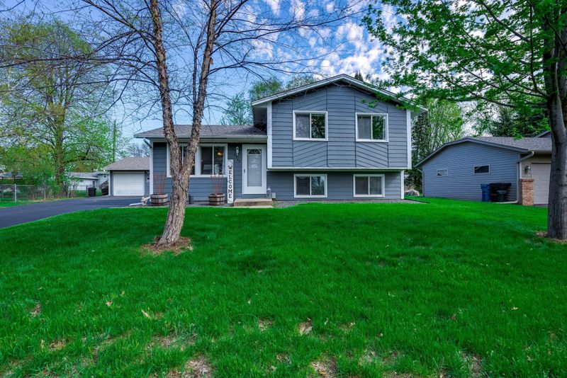 9960 99th Ave N, Maple Grove, MN 55369