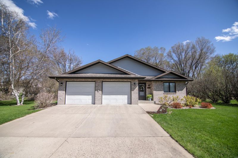 1206 Ridgeview Ter NE, Alexandria, MN 56308
