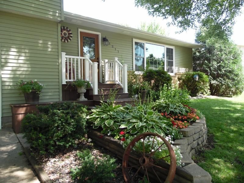 1217 7th St SE, Waseca, MN 56093