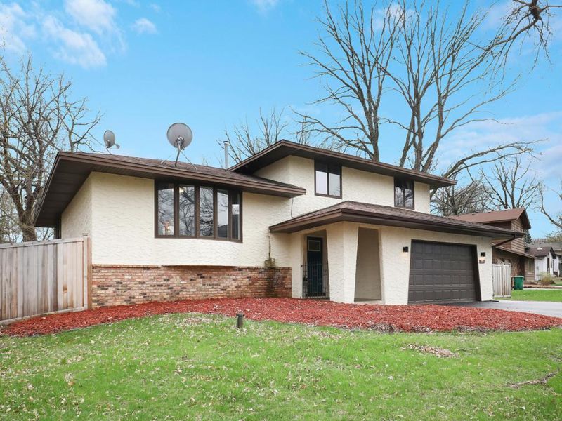 12821 Overlook Rd, Dayton, MN 55327