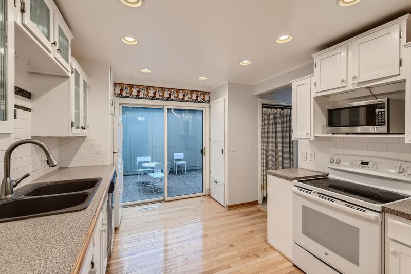 11136 Abbott Ln, Minnetonka, MN 55343