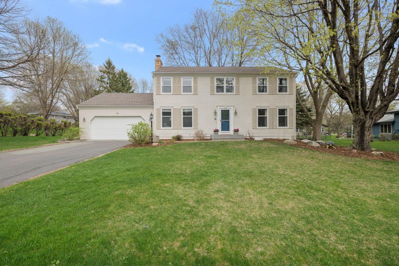 9859 Edgewood Rd, Bloomington, MN 55438