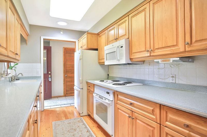758 Rolling Green Dr, Owatonna, MN 55060