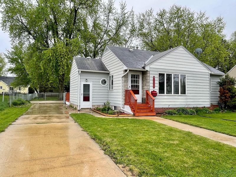 1814 1st Ave NE, Austin, MN 55912