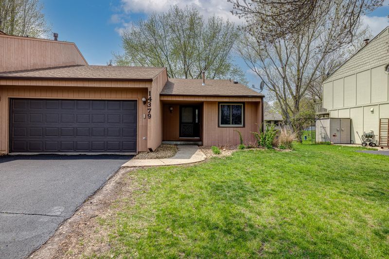 14379 Embry Pa, Apple Valley, MN 55124