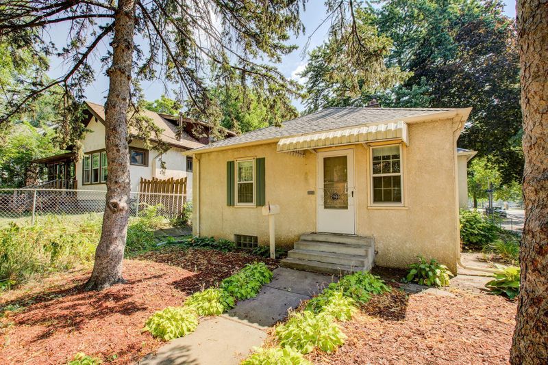 2900 Aldrich Ave N, Minneapolis, MN 55411