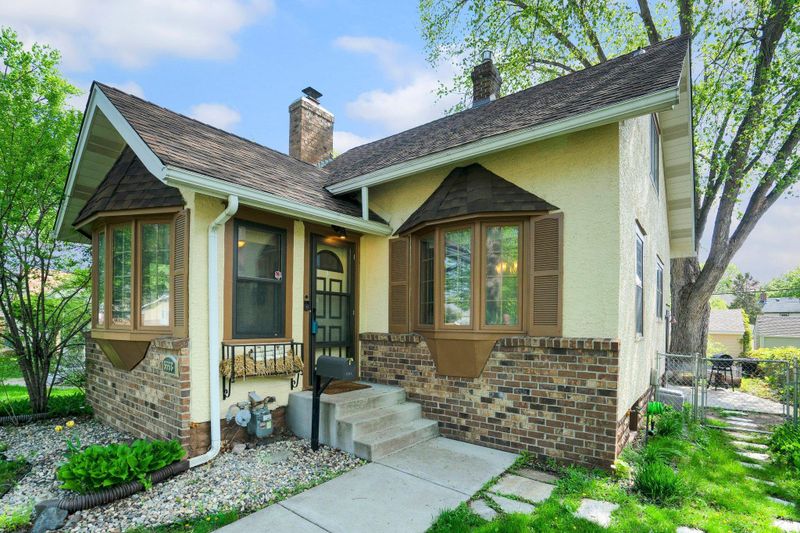 5553 26th Ave S, Minneapolis, MN 55417