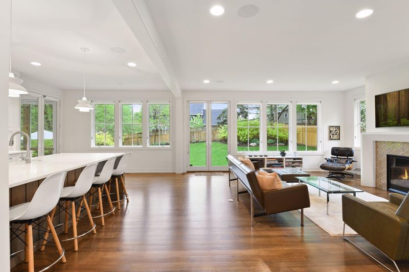 5517 Mirror Lakes Dr, Edina, MN 55436