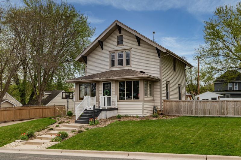 165 E 3rd St, Zumbrota, MN 55992