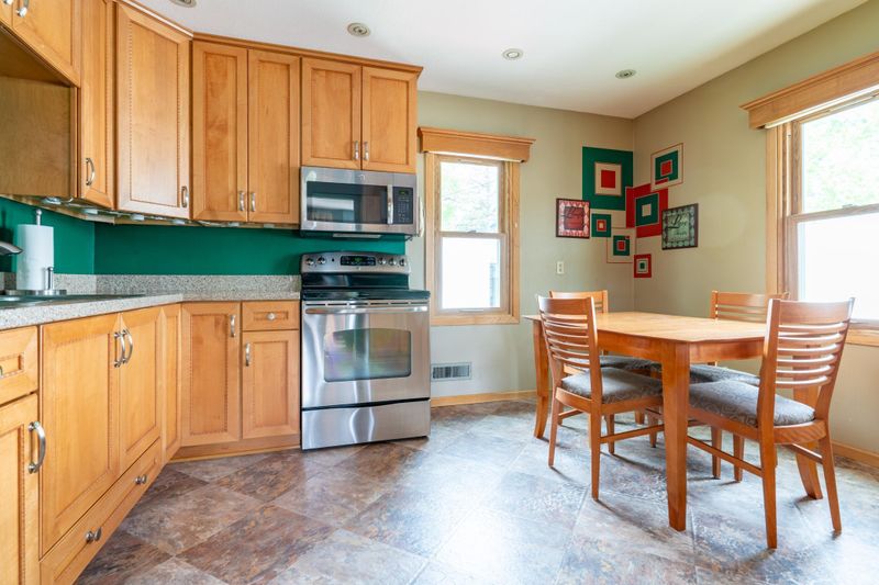 1909 Hazelwood St, Maplewood, MN 55109