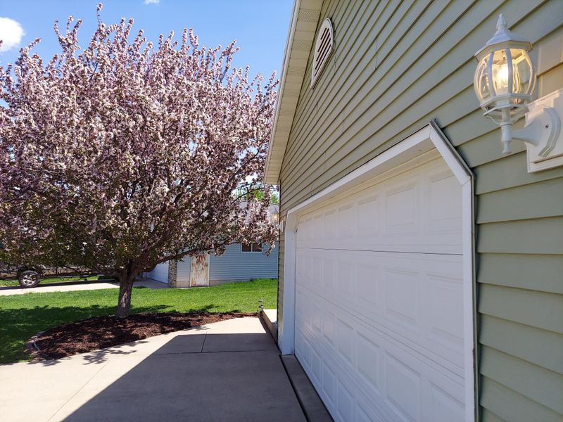4236 9th St NW, Rochester, MN 55901