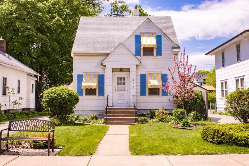 281 Cecelia Pl, Saint Paul, MN 55105