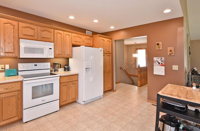 304 6th St NW, New Richland, MN 56072