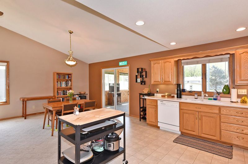 304 6th St NW, New Richland, MN 56072