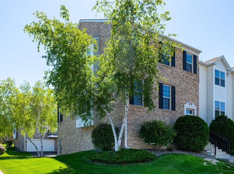 15597 Junegrass Ln, Eden Prairie, MN 55347