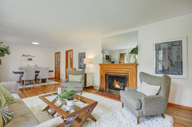 2409 Parkview Blvd, Golden Valley, MN 55422