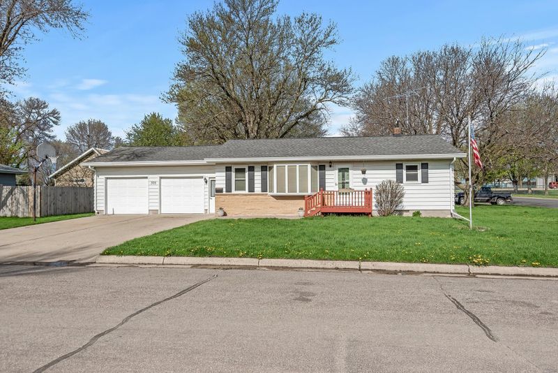 305 8th Ave NW, Arlington, MN 55307