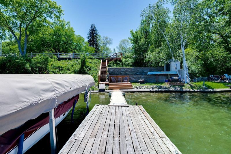 326 Mccarrons Blvd S, Roseville, MN 55113