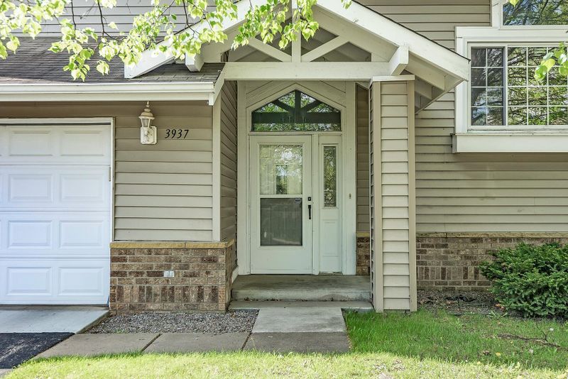 3937 Niagara Ln N, Plymouth, MN 55446