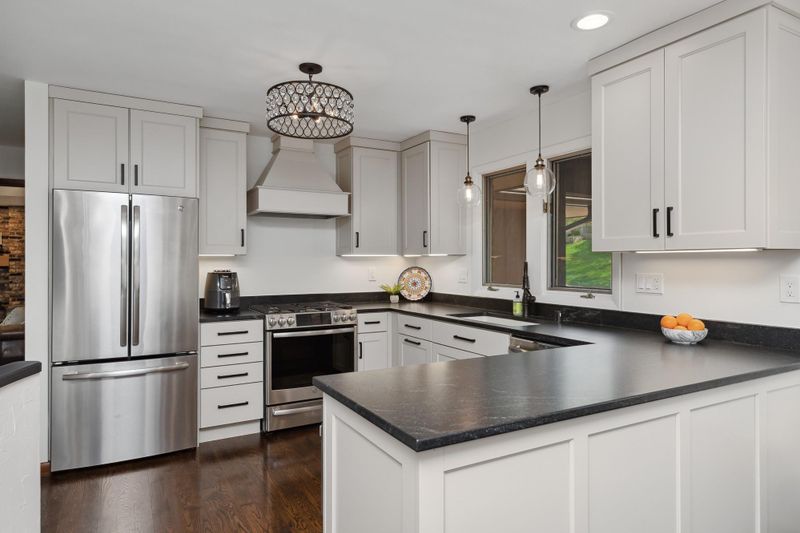 15340 Highland Pl, Minnetonka, MN 55345