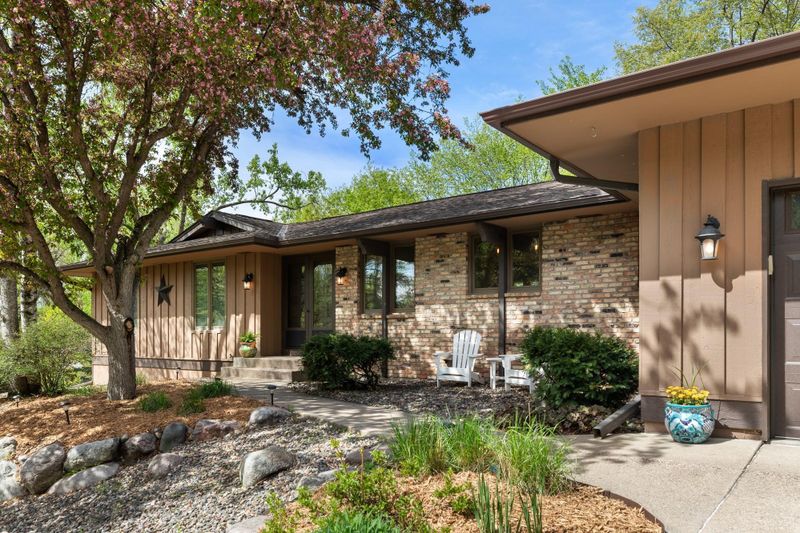 15340 Highland Pl, Minnetonka, MN 55345