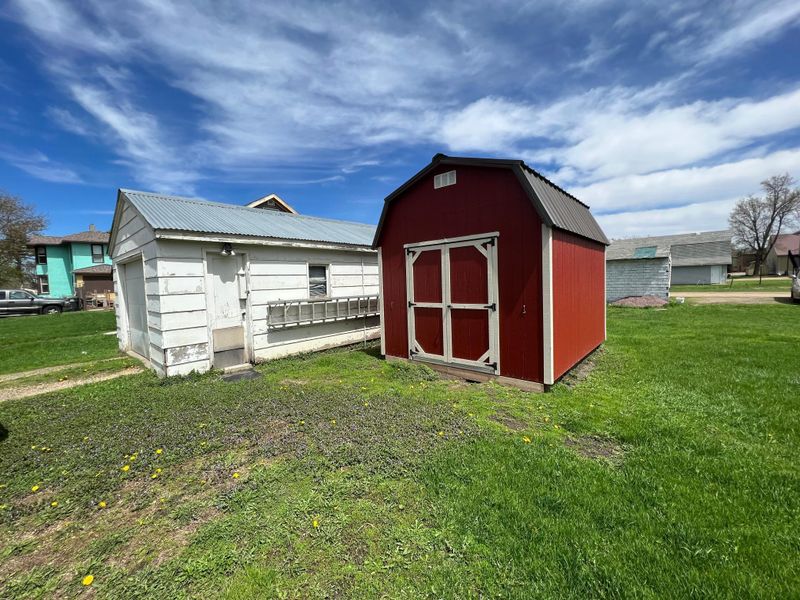 903 7th Ave, Worthington, MN 56187