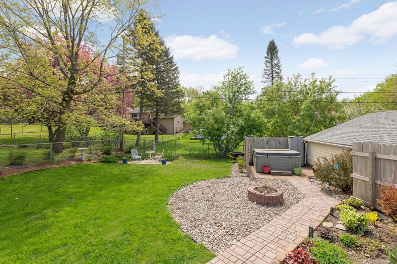 2416 County Road E E, White Bear Lake, MN 55110