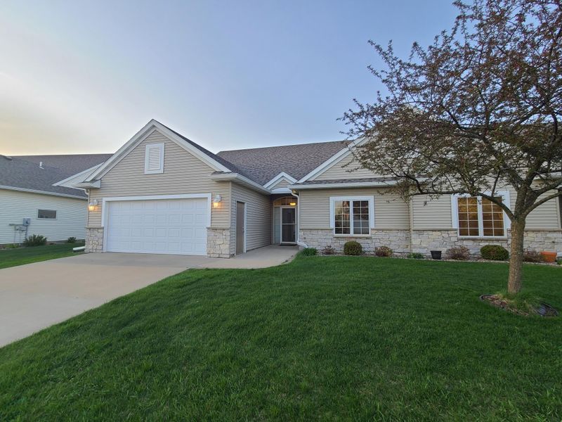 2358 Coral Ct NE, Rochester, MN 55906