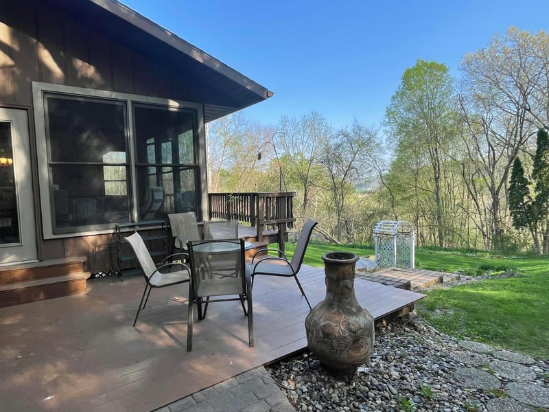 5623 Fox Chase Dr, Hokah, MN 55941