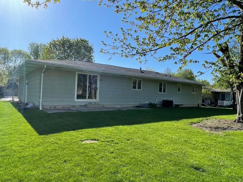 1403 9th St NW, Austin, MN 55912