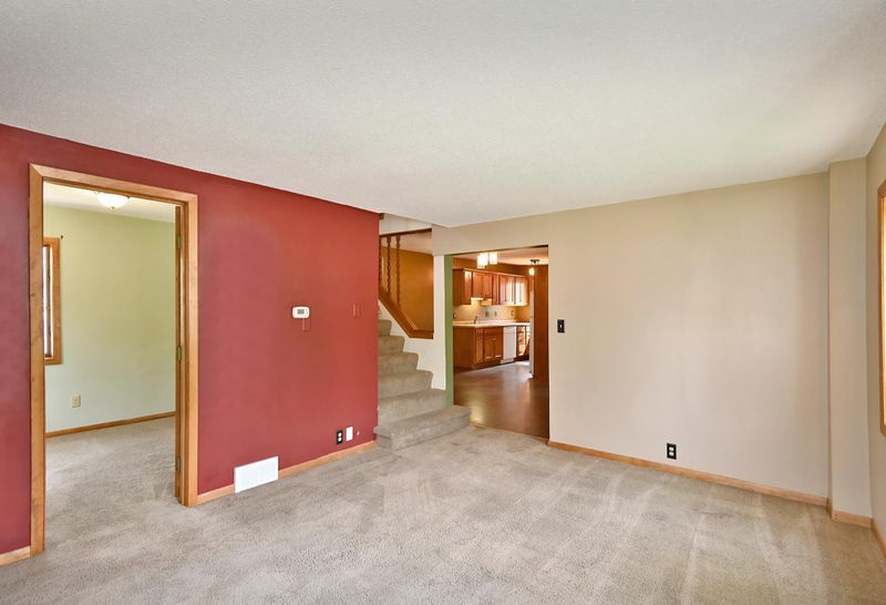 728 Division St W, Faribault, MN 55021