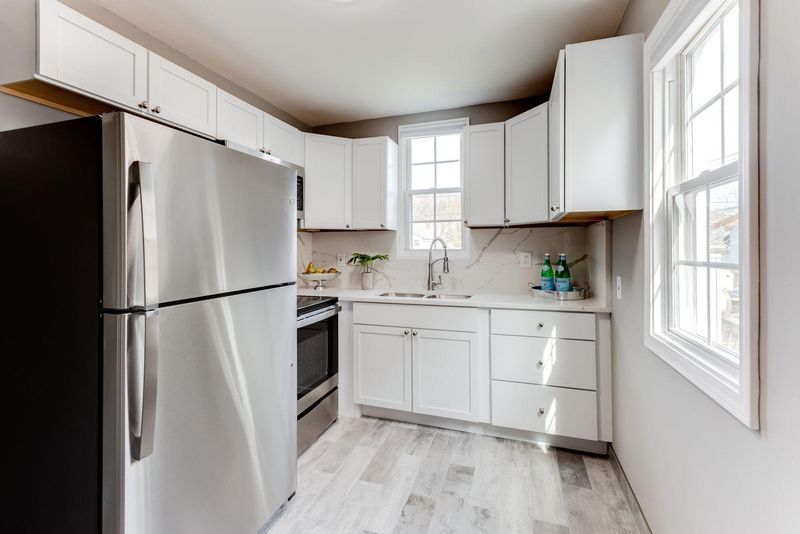 4830 Dupont Ave N, Minneapolis, MN 55430