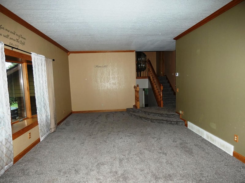 721 Valley View Ave, Chandler, MN 56122