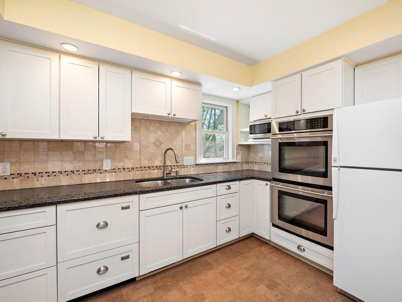3427 Moorland Rd, Minnetonka, MN 55345