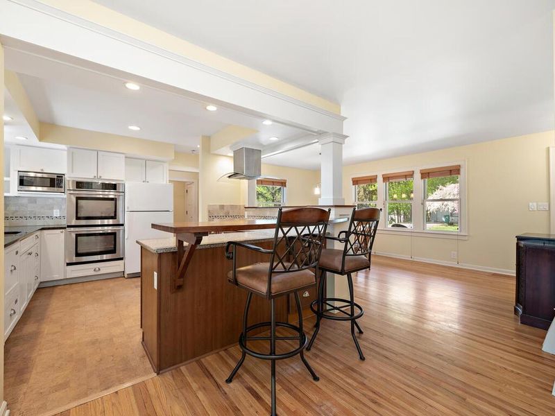 3427 Moorland Rd, Minnetonka, MN 55345