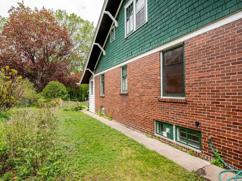 1801 Goodrich Ave, Saint Paul, MN 55105