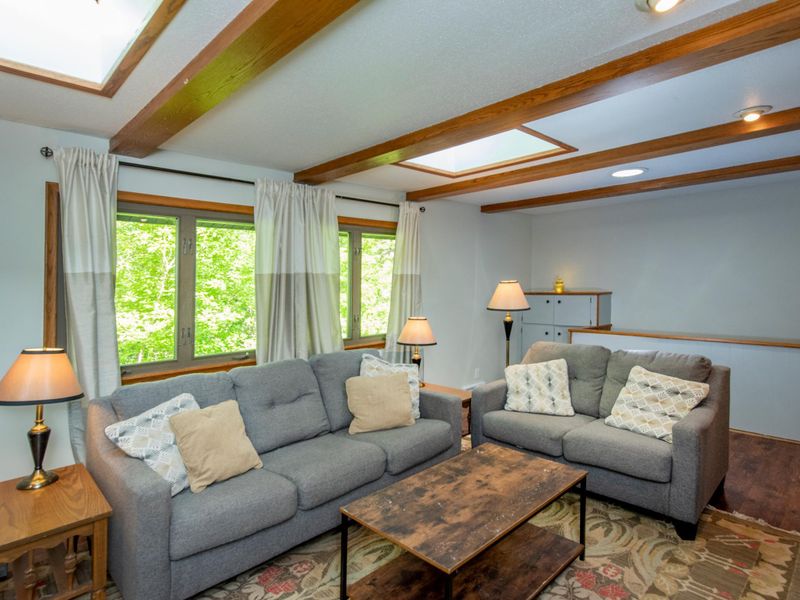 1804 Valley Curve Rd, Mendota Heights, MN 55118